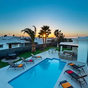 https://ereza-villa-carabella.in-canary-islands.com