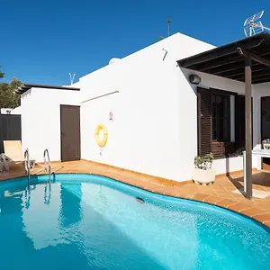 https://villa-princesa-guacimara-piscina-climatizada-y-bbq.in-canary-islands.com